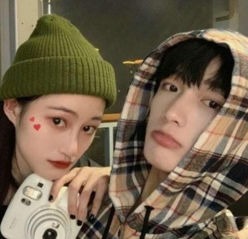 情侣头像网红流行 真人,网红情侣头像风潮下的真人生动演绎