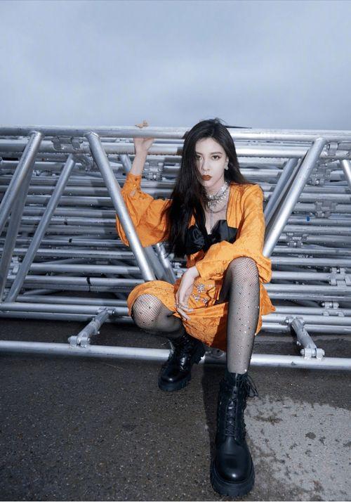 穿丝袜明星被绑图片,揭秘网络恶搞背后的真相