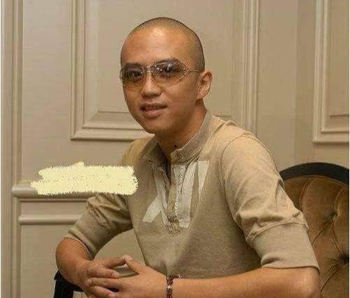图秃头明星,揭秘秃头明星的独特风采