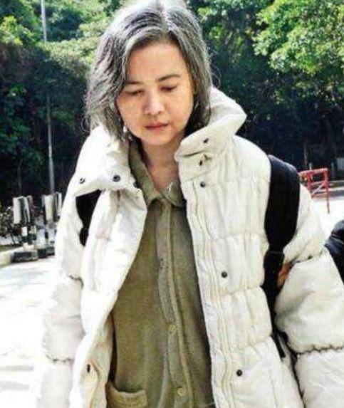 生活凄惨的明星,揭秘生活凄惨的明星心酸历程