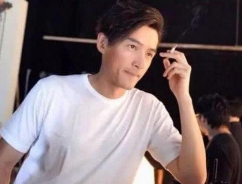 男明星吸烟,探寻男明星吸烟背后的故事与魅力