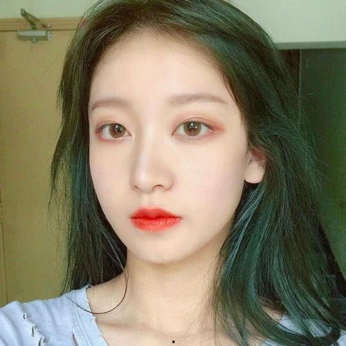 优质女生头像真人吃瓜,一场真人吃瓜的视觉盛宴