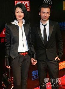 猛男闯入女明星,意外闯入女明星的私密世界